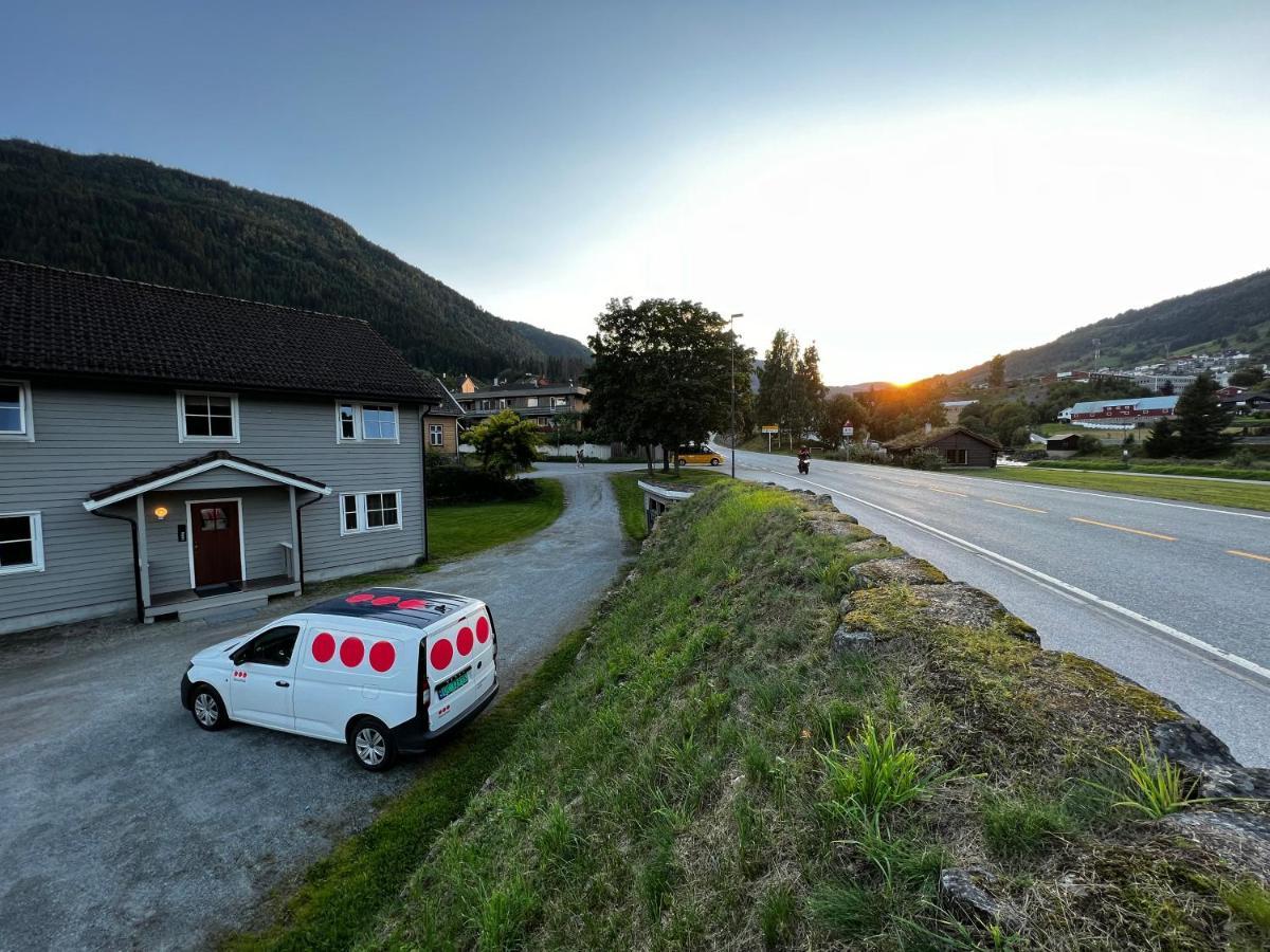 Hotel Privat Rom I Leilighet Sogndal Esterno foto