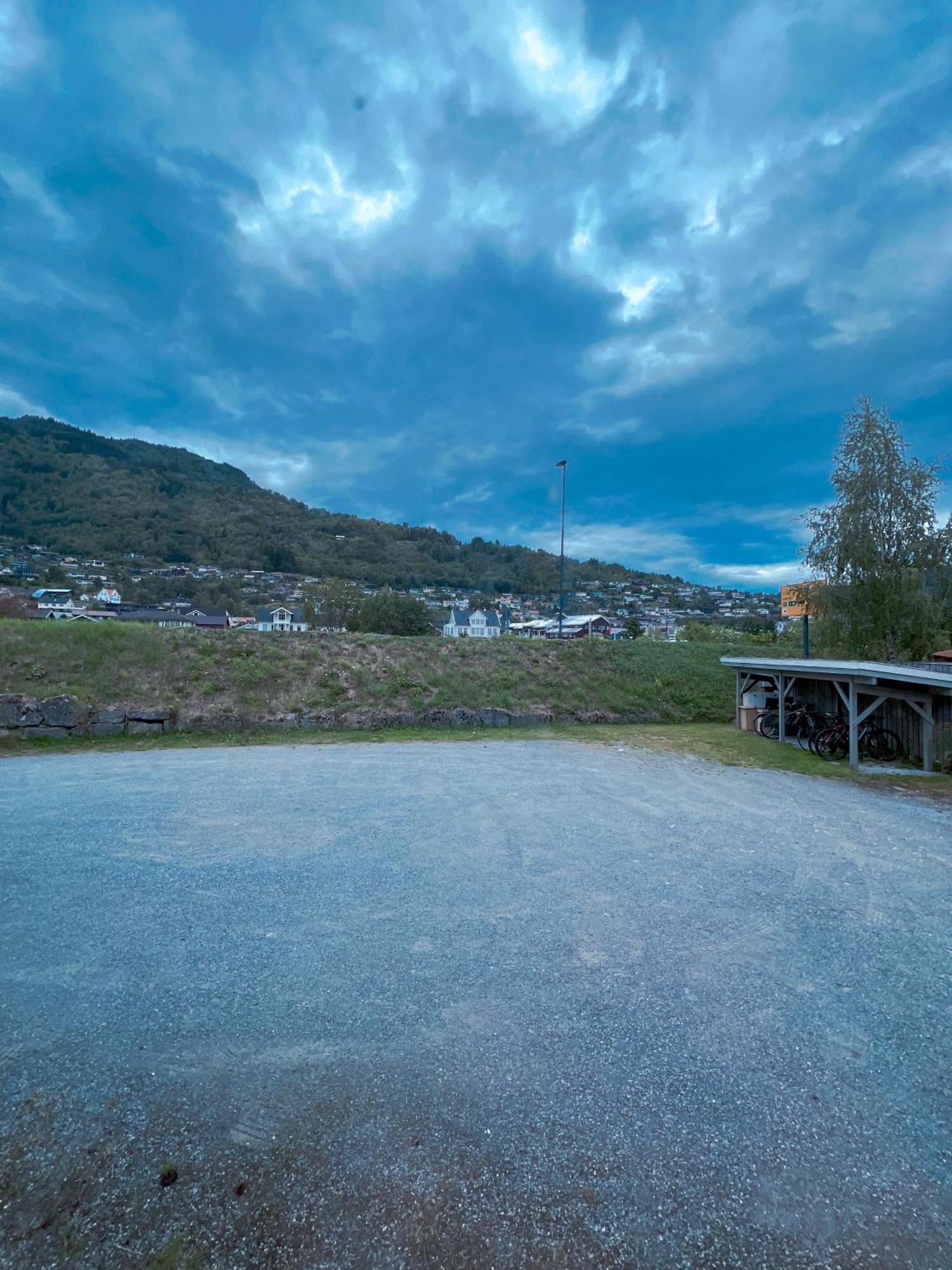 Hotel Privat Rom I Leilighet Sogndal Esterno foto
